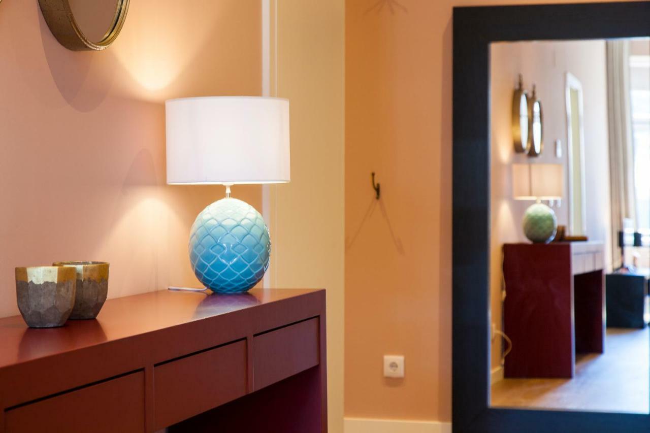 Joivy Sublime 2Br Apt On Restauradores Square Nearby Rossio Station Lisbona Esterno foto