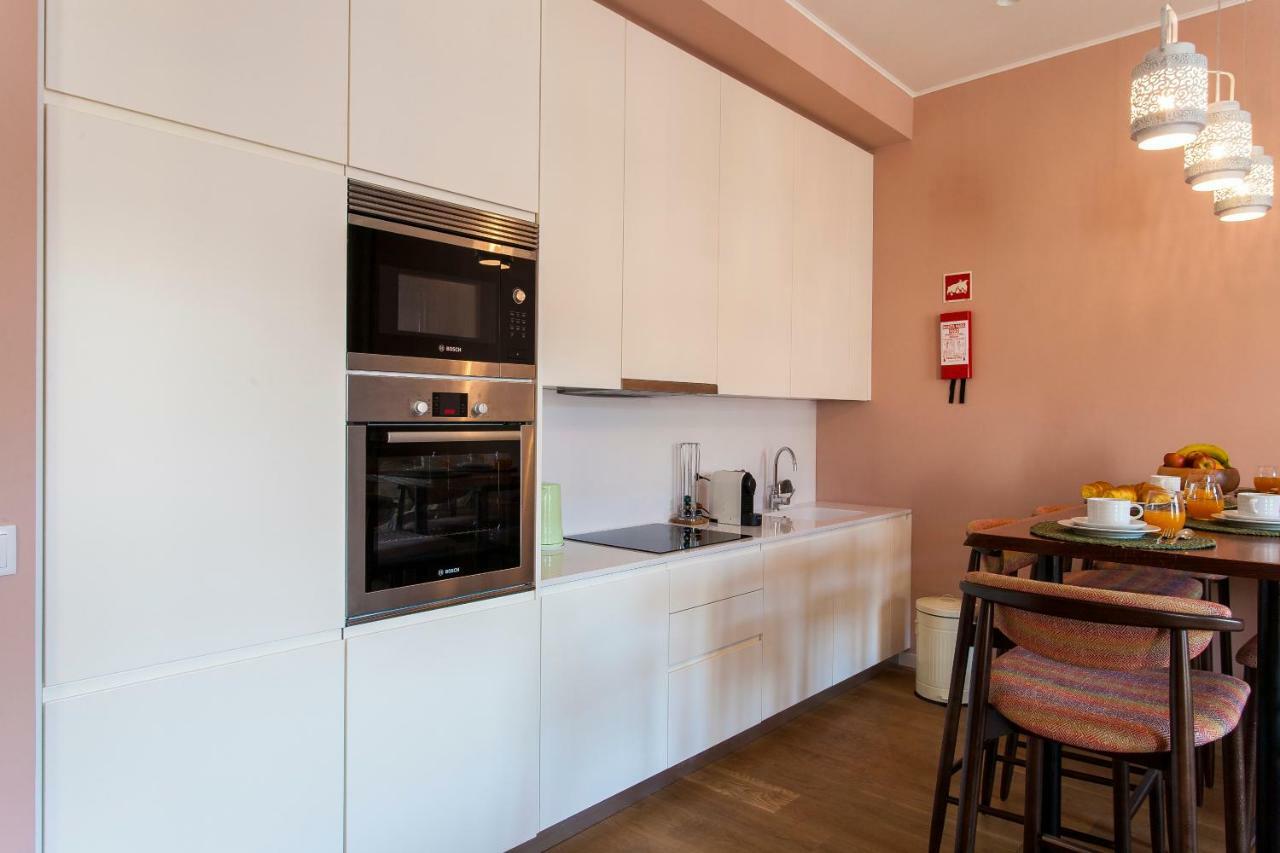 Joivy Sublime 2Br Apt On Restauradores Square Nearby Rossio Station Lisbona Esterno foto